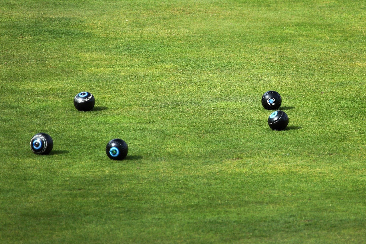 LINK 40+ – Barefoot Bowls & Dinner- POSTPONED